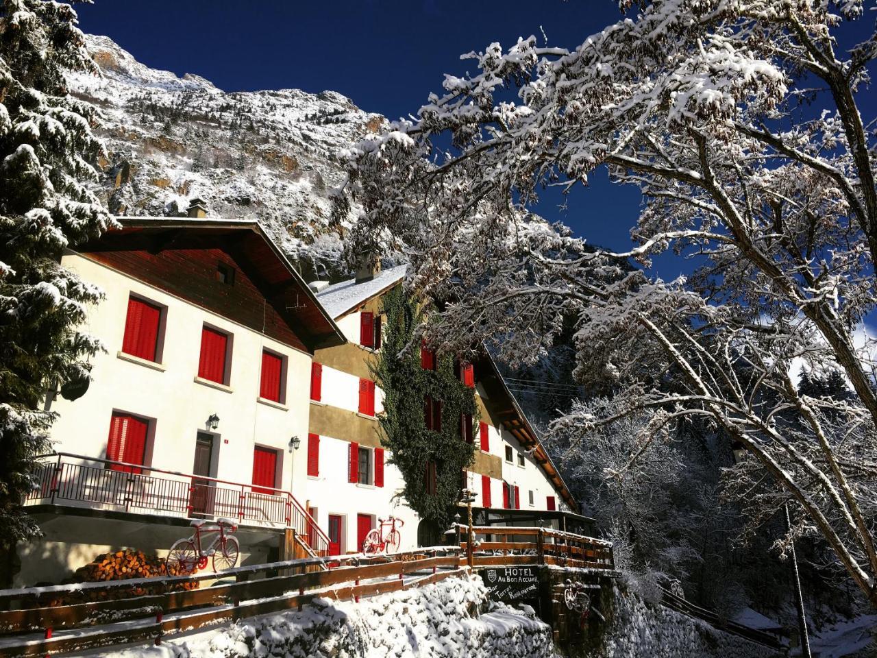 Hotel Au Bon Accueil เลส์เดอซาลป์ ภายนอก รูปภาพ